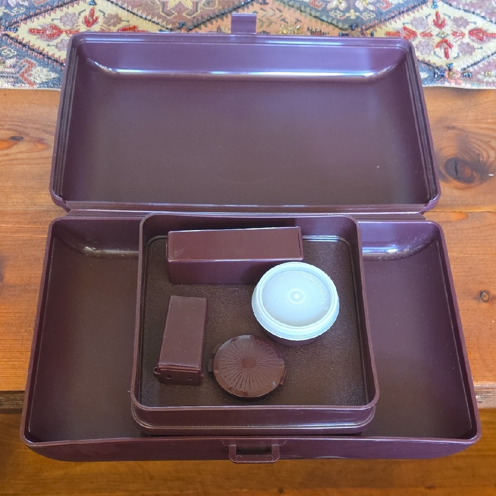 Vintage Tupperware Valet Travel Kit EUC
